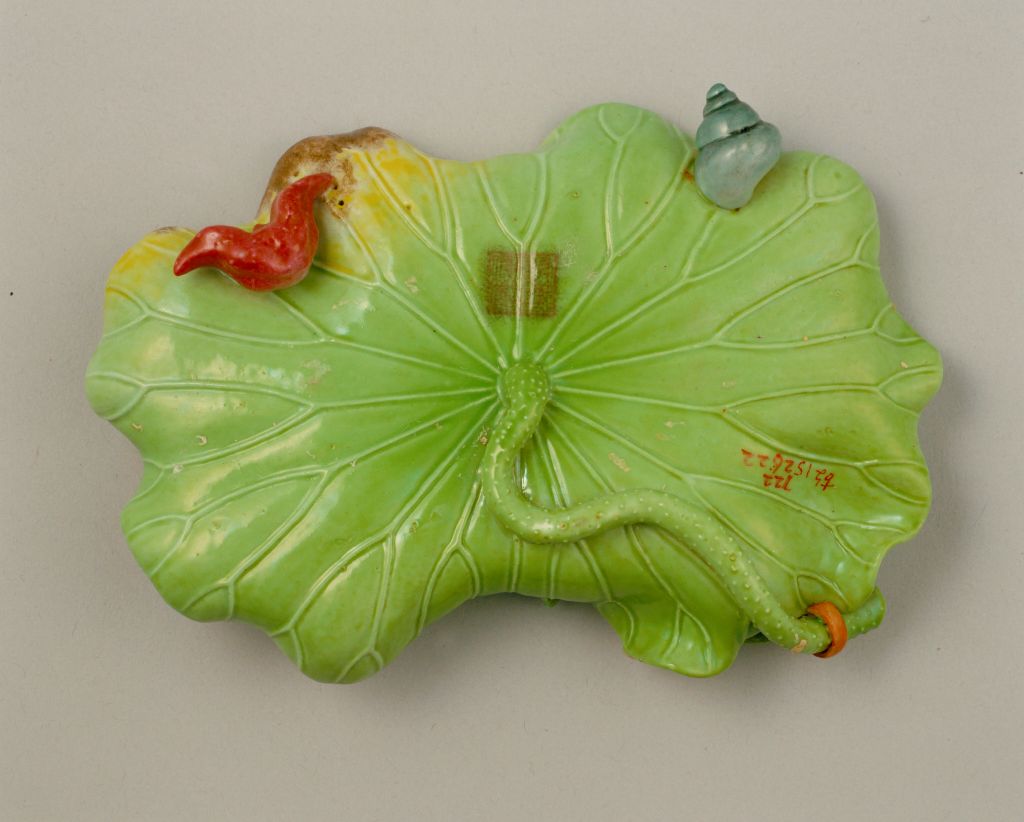 图片[3]-Pink carved citron plate inlaid with lotus leaves-China Archive